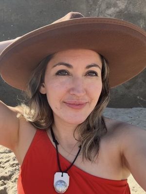 Jasmine, 34