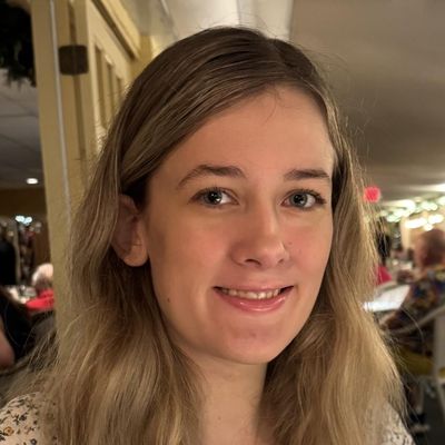 Hannah, 22