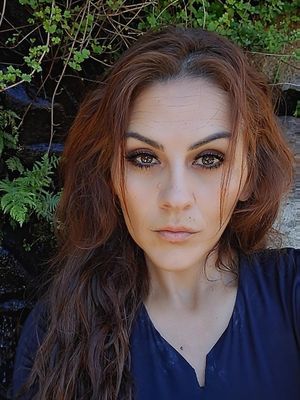 Esmeralda, 42