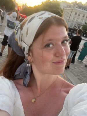 Caroline, 20