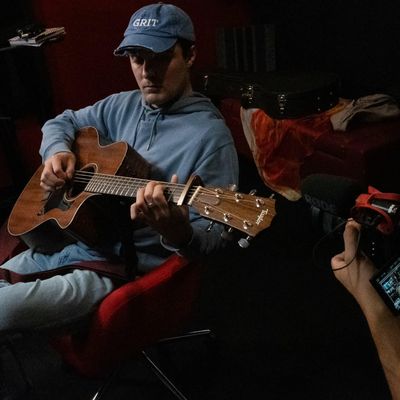 Chase, 28