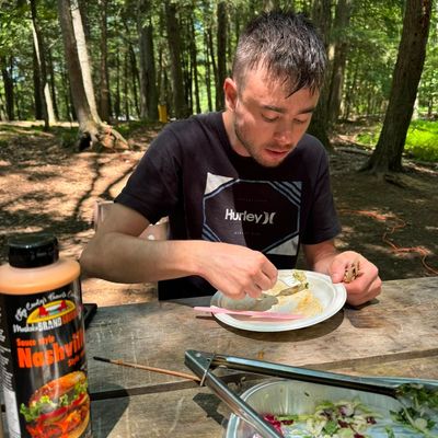 Andrew, 32