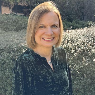 Dee, 63