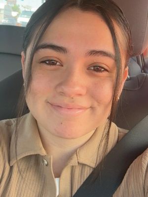 Rosa, 24