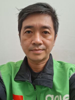 Riza, 44