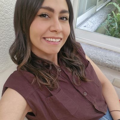Cinthya, 32