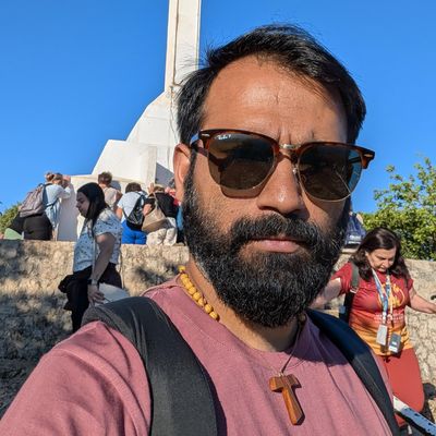 Manu, 40