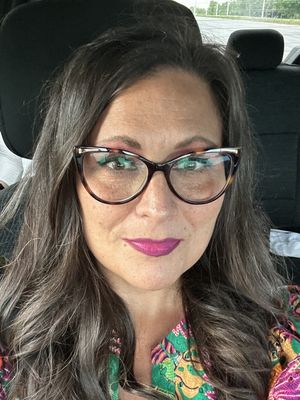 Tina, 53