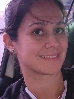Montse, 39