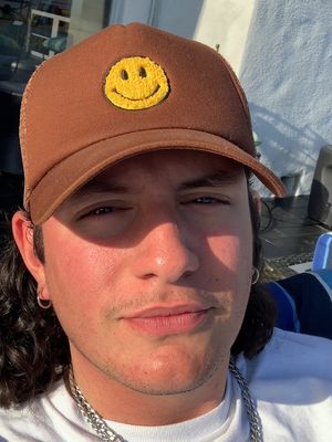 Manuel, 24