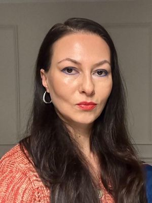 Sarah, 42