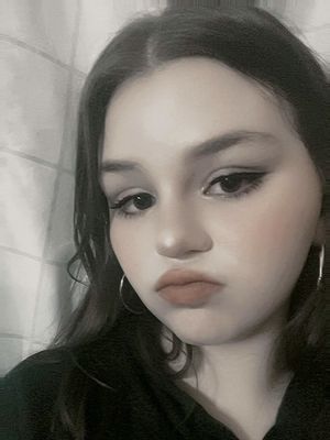 Sophie, 18