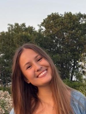 Natalia, 24