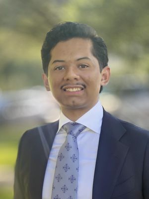 Julian, 21