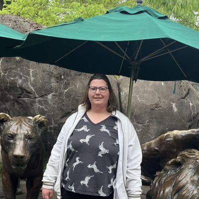 Maggie, 31
