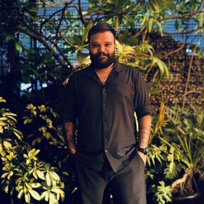 Leander, 28