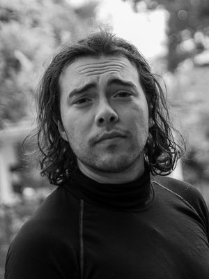 Carlos, 23