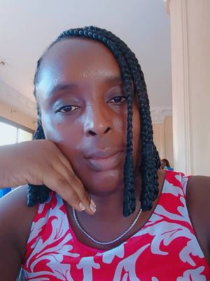 Carine, 42