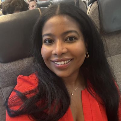 Gabrielle, 38