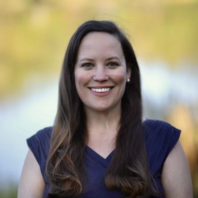 Hannah, 39