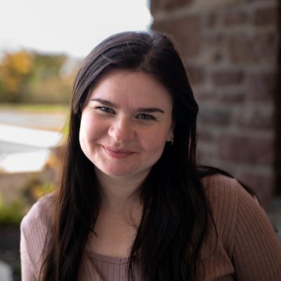 Elaine, 24