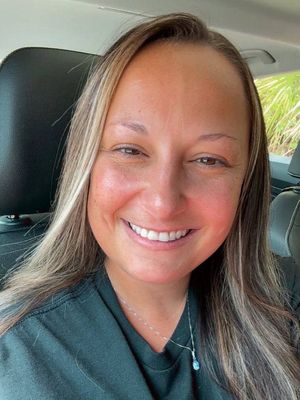 Doreen, 40