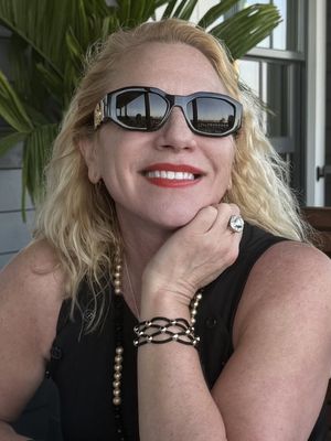 Lucy, 61