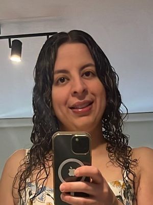 Estefani, 34