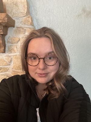 Cecilia, 24