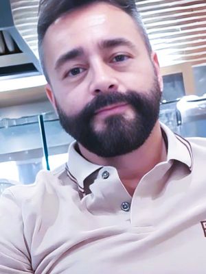 Angelo, 42