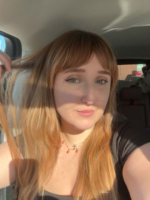 Ella, 28