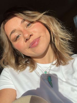 Deana, 25
