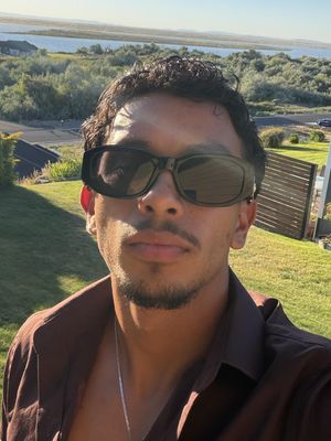 Alejandro, 20