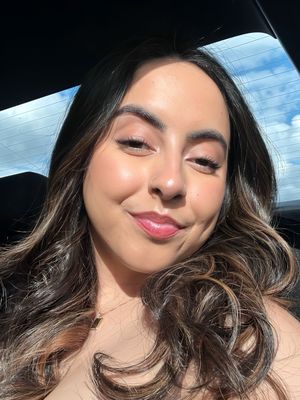 Valentina, 23