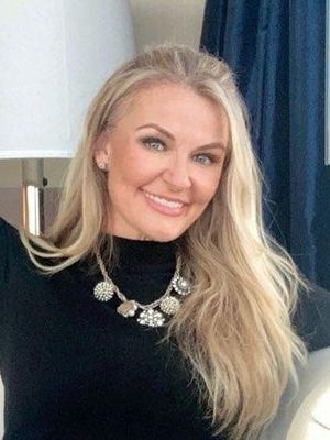 Nikki, 48