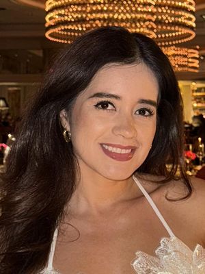 Laura, 36