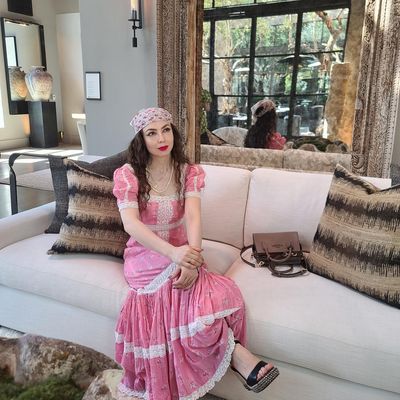 Lucia, 35