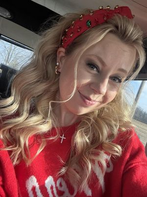 Kayla, 23