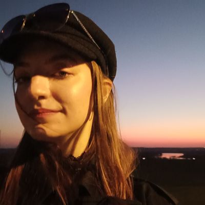 Katie, 21