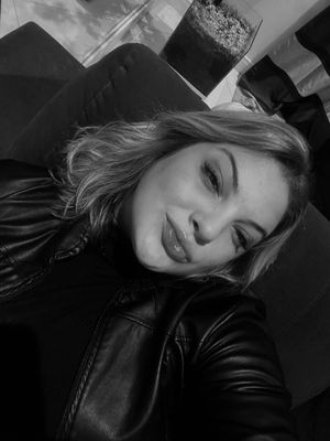 Gabriely, 19