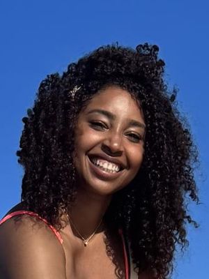 Angie, 25
