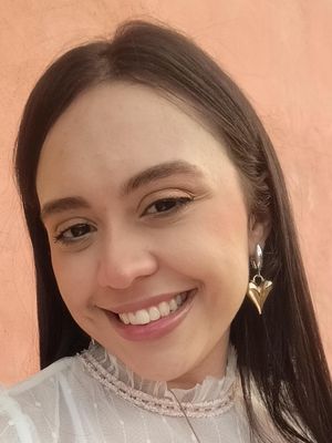 Andrea, 28