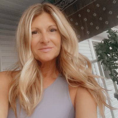 Julie, 54