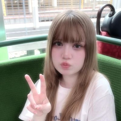Yumi, 19
