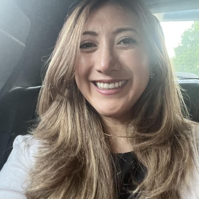 Stephanie, 39
