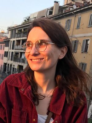 Astrid, 33