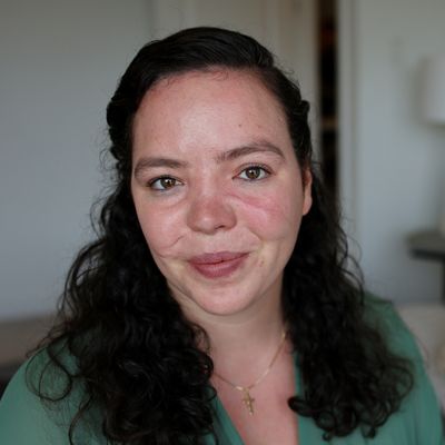 Veronique, 31