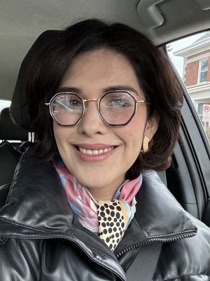 Rosa, 33