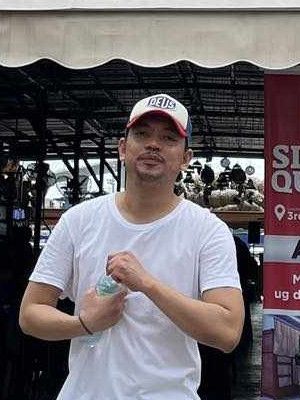 Nick, 32