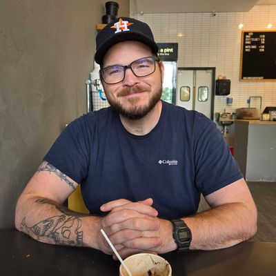 Kendall, 38